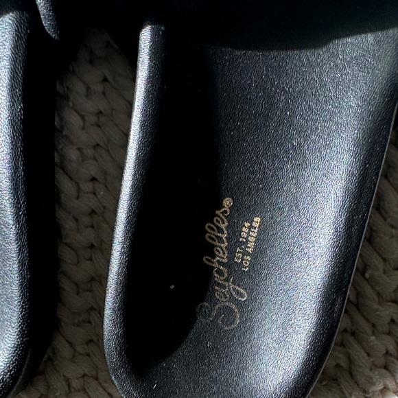 Seychelles Black Slide Sandals - Picture 3 of 3